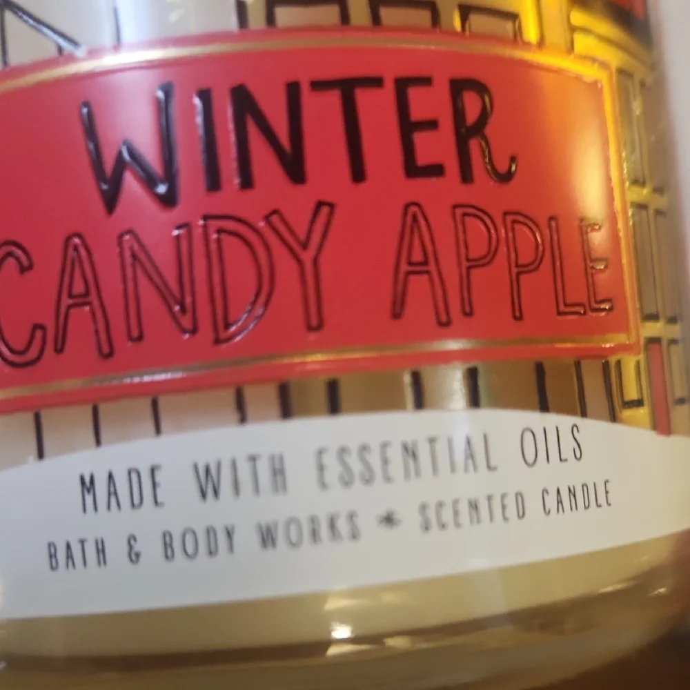 Bath & Body Works Winter Candy Apple Candle - Festive Red and Cream